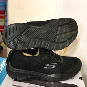 Skechers Men's Athletic Memory Foam Sneaker Shoes .